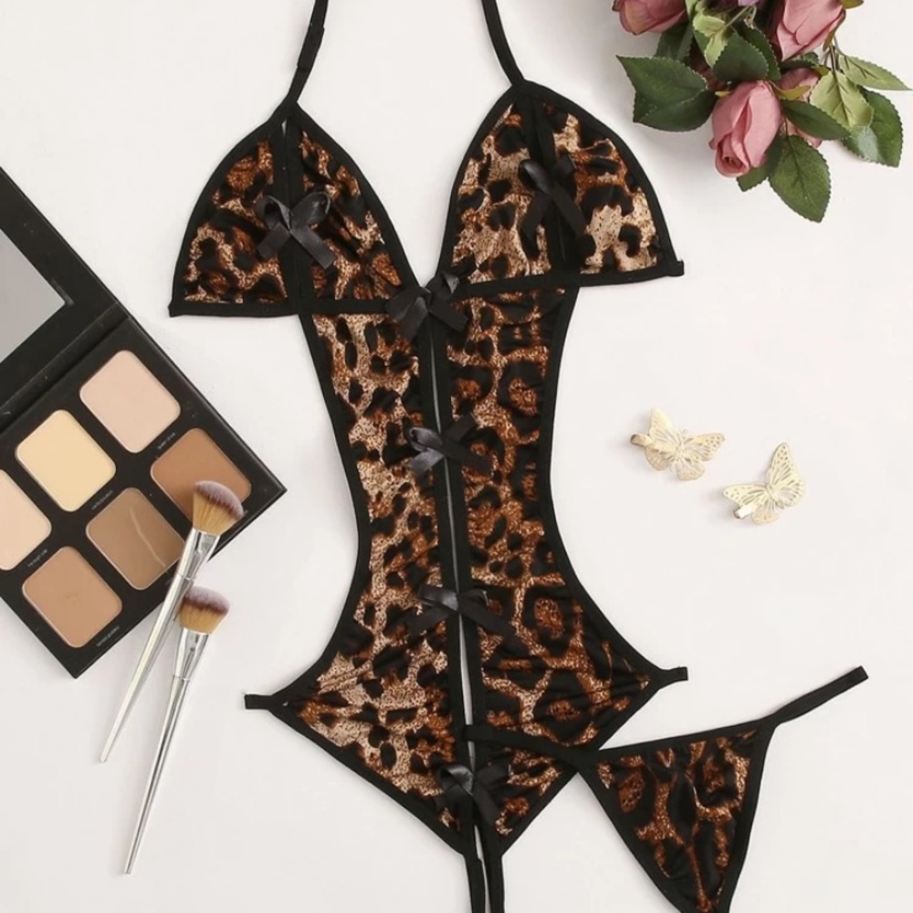 Leopard lingerie